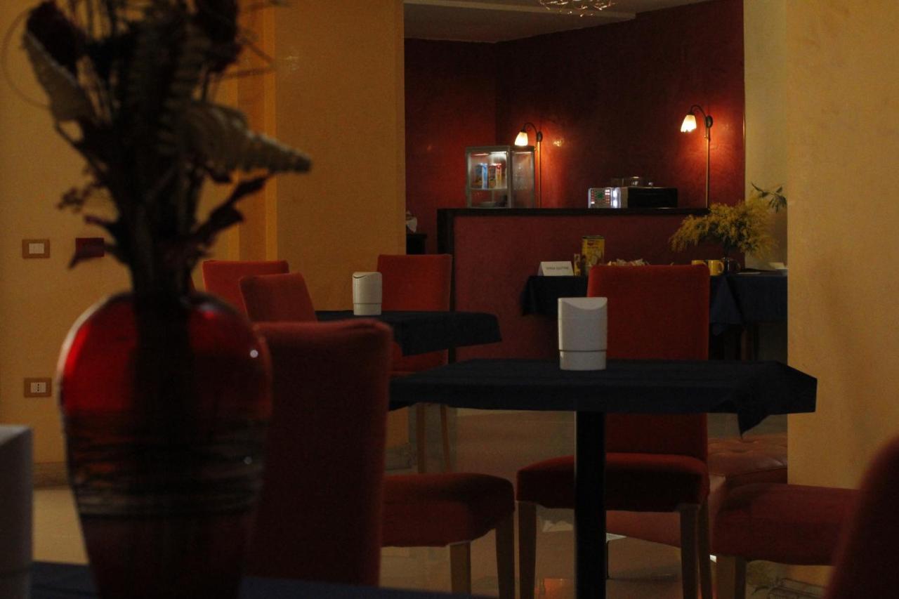 Hotel Costa Antiga カステルサルド エクステリア 写真