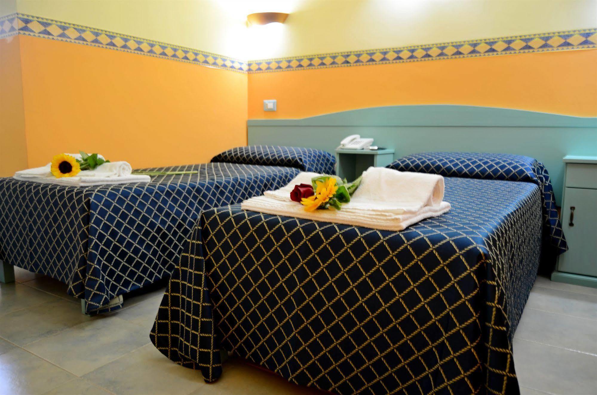 Hotel Costa Antiga カステルサルド エクステリア 写真